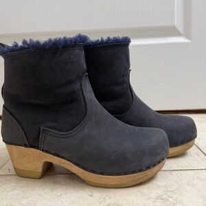No. 6 Women's Navy Suede Clogs